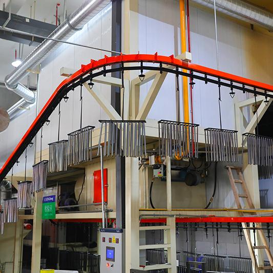 أفكار رفوف الملابس للمساحات الصغيرة والشقق