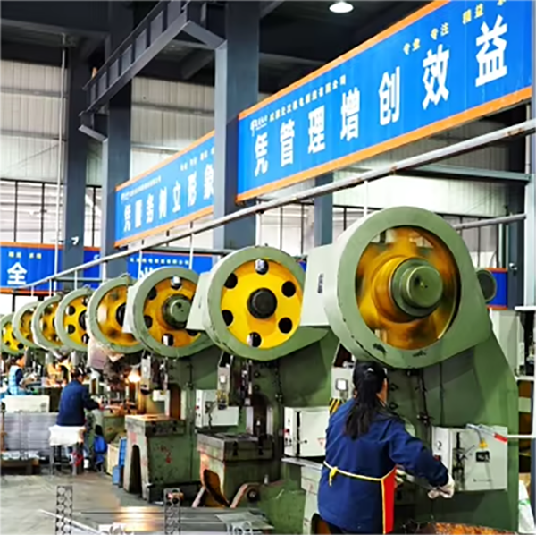 كيفية تركيب رف الملابس دون فقدان المساحة؟